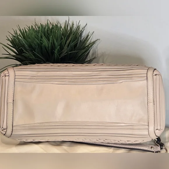 Coach Madison Caroline Satchel - Picture 8 of 16